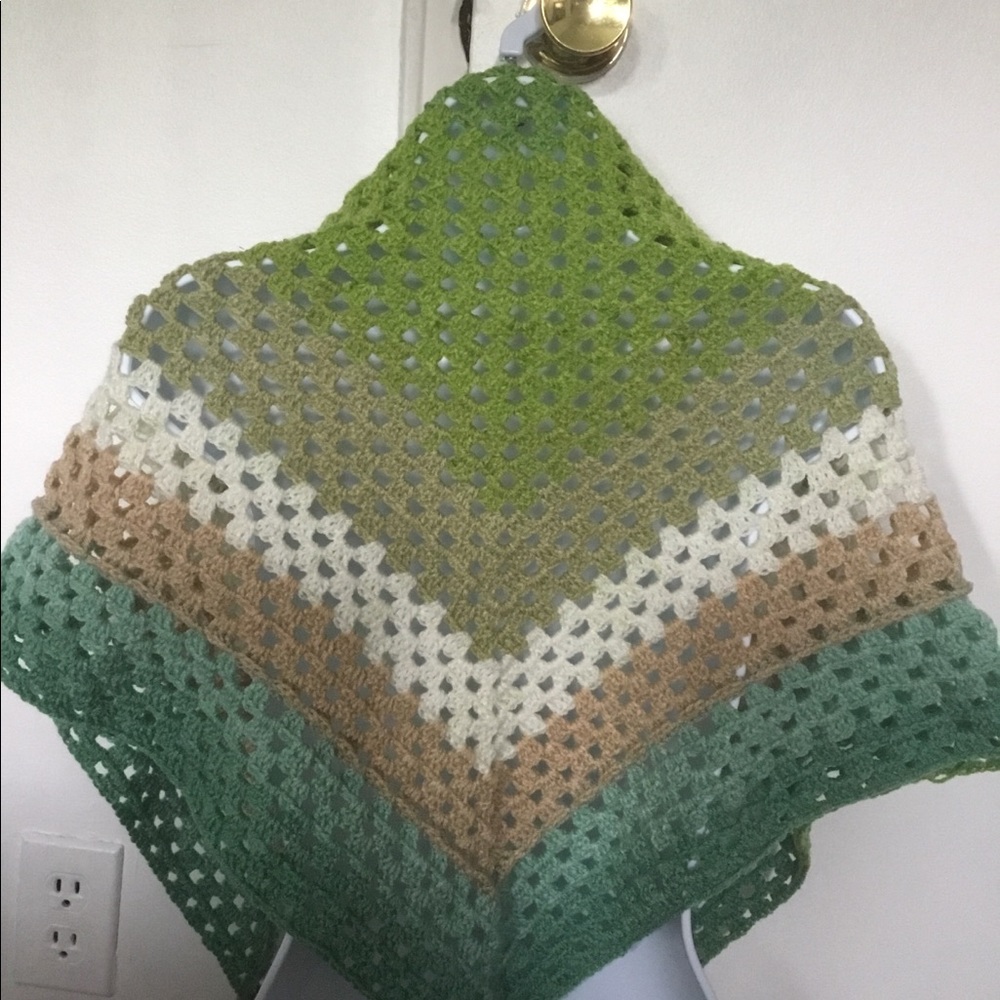 Crochet wrap - Picture 2 of 2